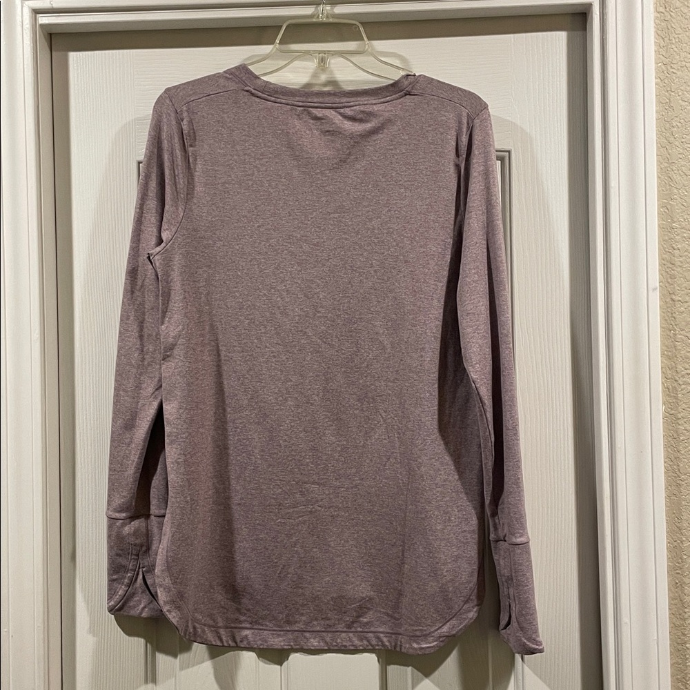 Athleta Long Sleeve Top in Soft purple size M - Picture 4 of 4